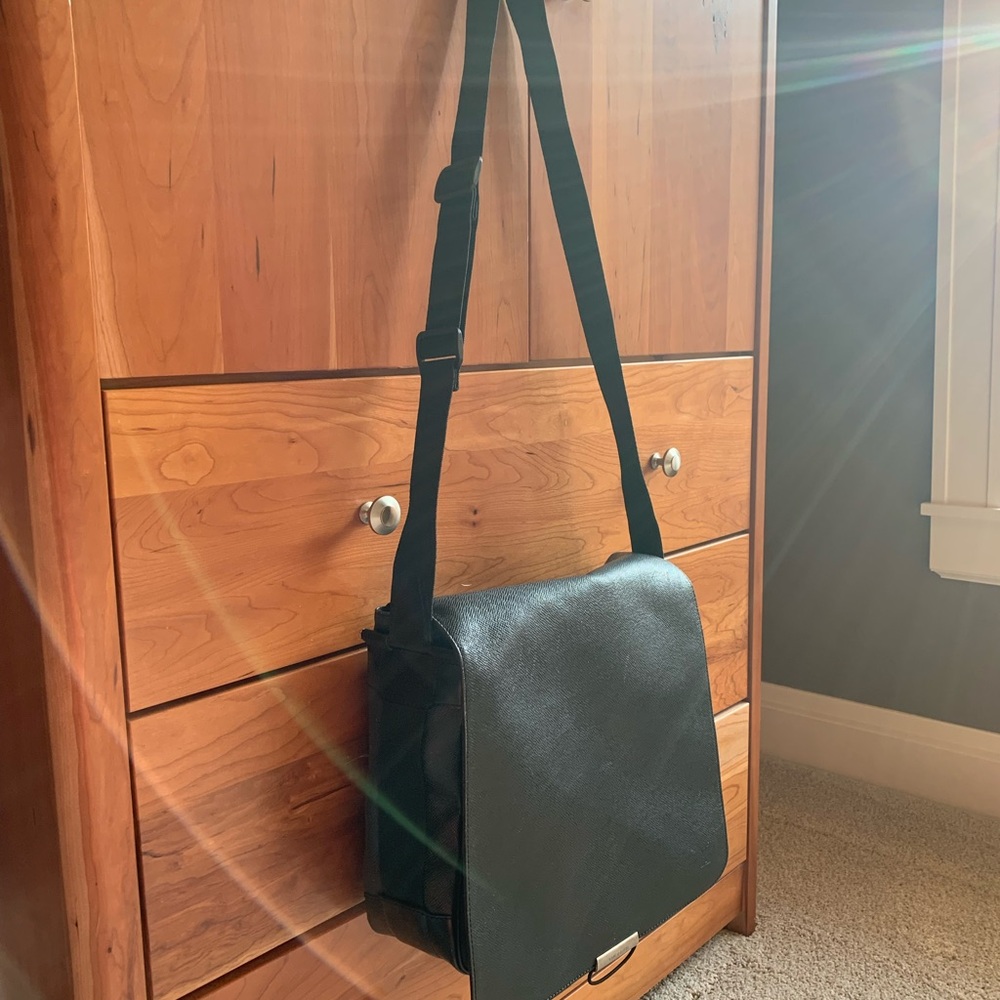 Louis Vuitton Taiga Viktor Messenger bag - Picture 6 of 12
